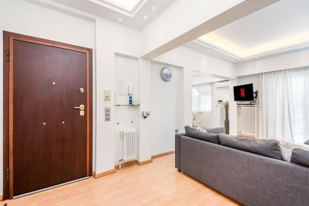 Modern Spacious Apt In Athènes Extérieur photo